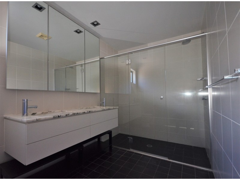 41 Shore Crescent, Bulimba QLD 4171