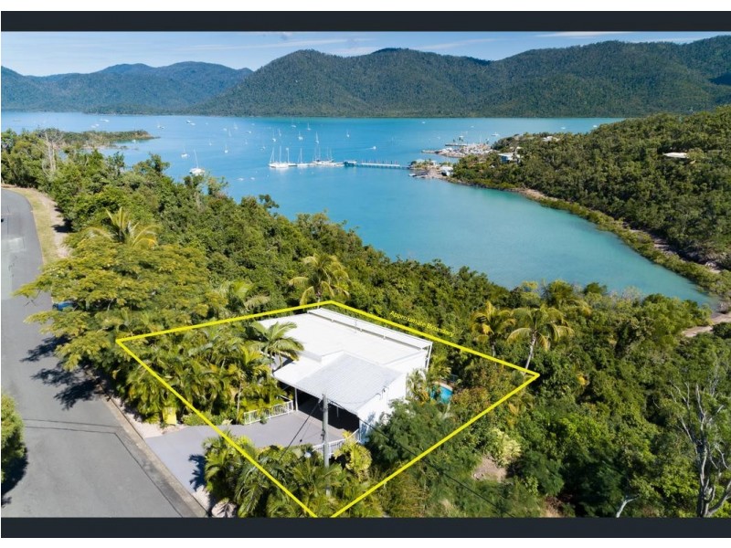 16 Harbour Avenue, Shute Harbour QLD 4802