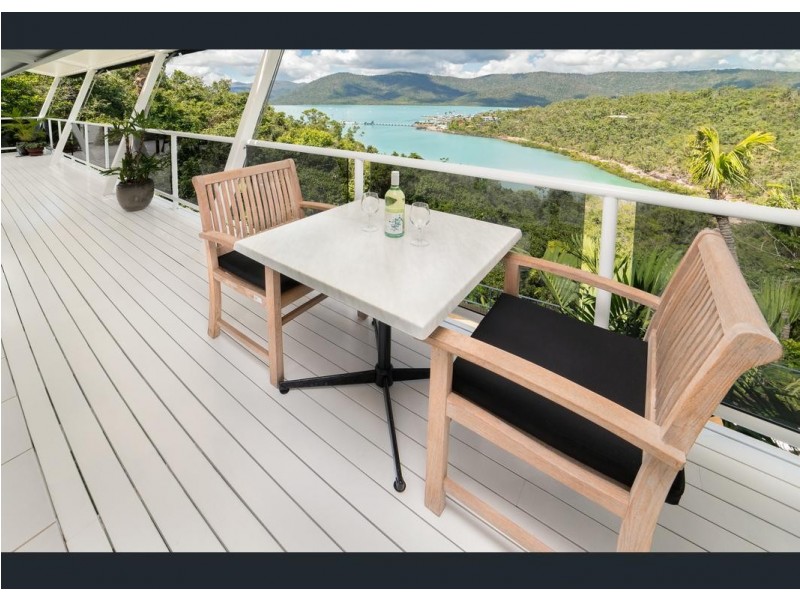 16 Harbour Avenue, Shute Harbour QLD 4802
