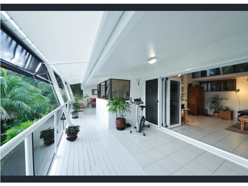 16 Harbour Avenue, Shute Harbour QLD 4802