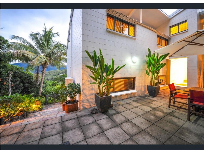 16 Harbour Avenue, Shute Harbour QLD 4802
