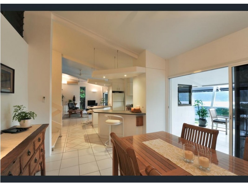 16 Harbour Avenue, Shute Harbour QLD 4802