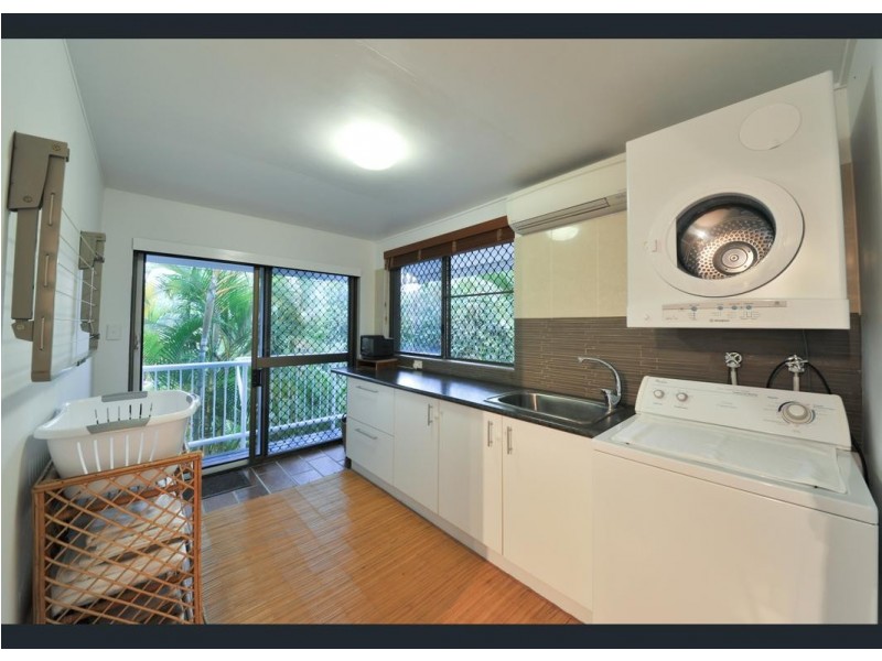 16 Harbour Avenue, Shute Harbour QLD 4802