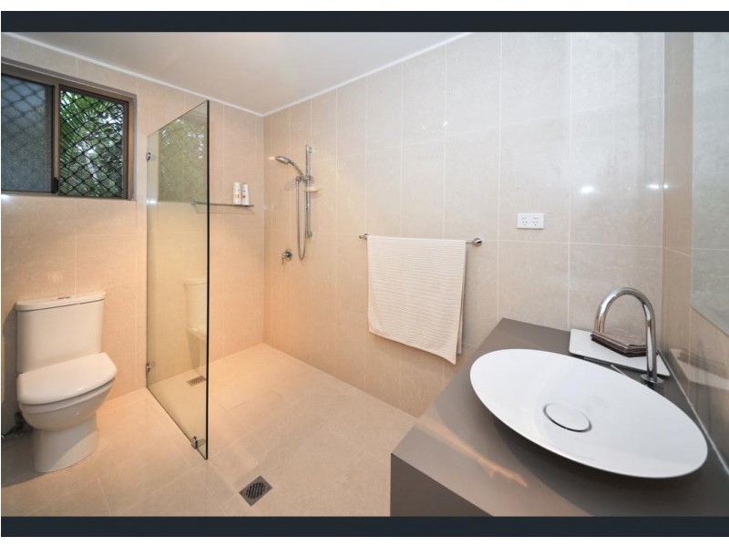 16 Harbour Avenue, Shute Harbour QLD 4802
