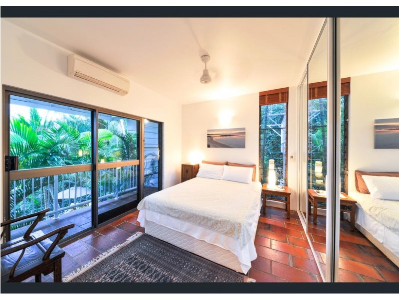 16 Harbour Avenue, Shute Harbour QLD 4802