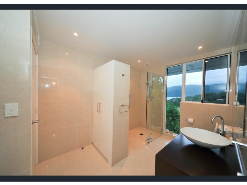 16 Harbour Avenue, Shute Harbour QLD 4802