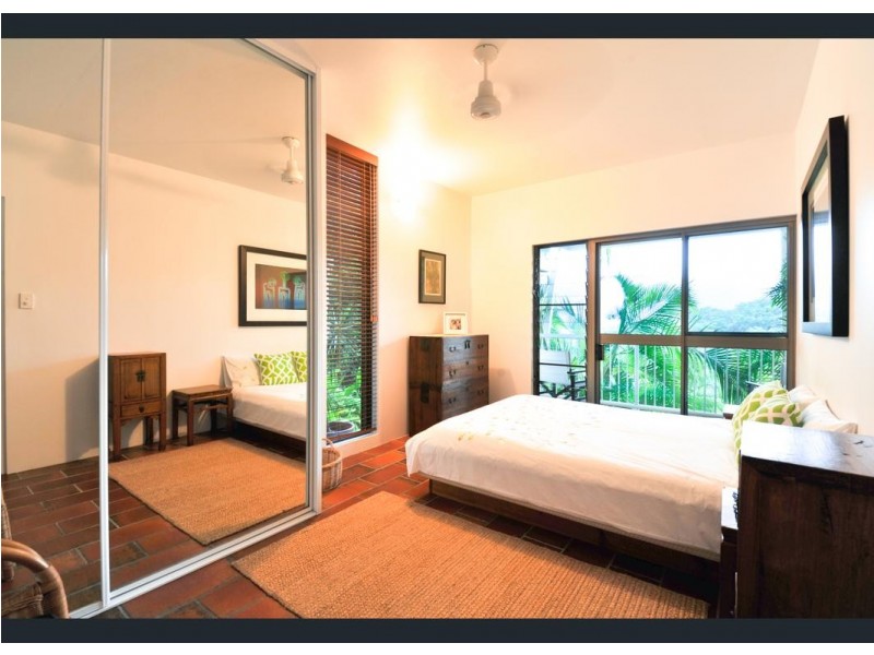 16 Harbour Avenue, Shute Harbour QLD 4802