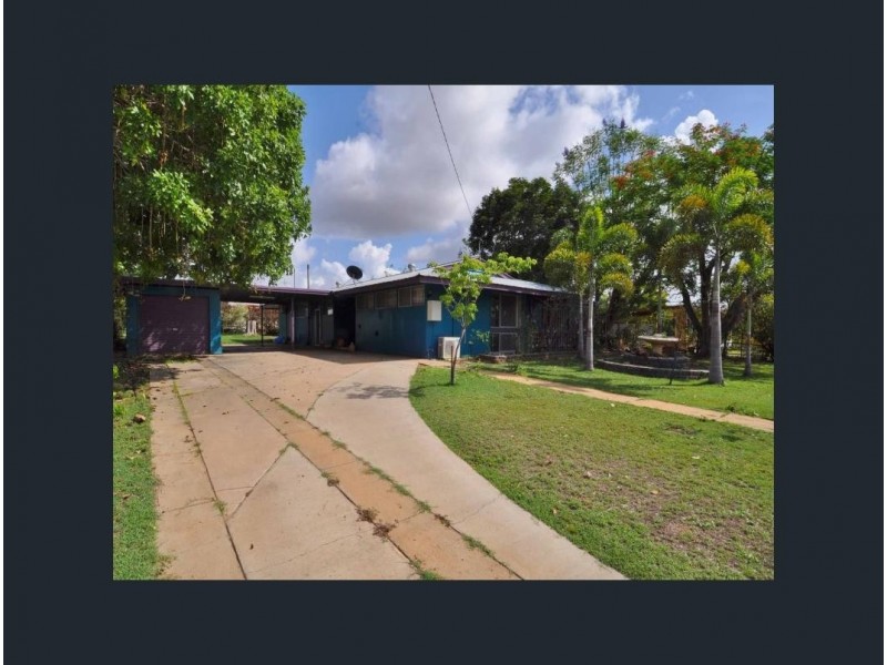 38 HACKETT TERRACE, Richmond Hill QLD 4820