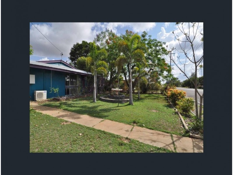 38 HACKETT TERRACE, Richmond Hill QLD 4820