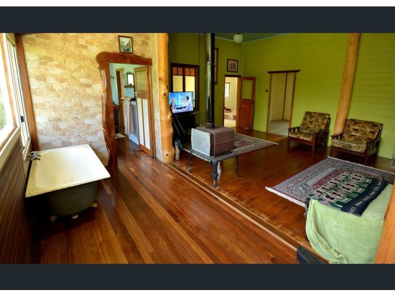328 Sleipner Road, Mount Chalmers QLD 4702