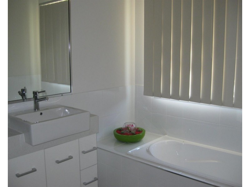 14B Hutton Street, Taroom QLD 4420