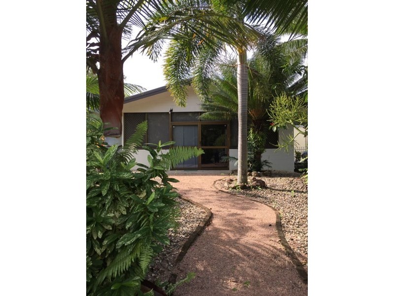 32 Melaleuca Drive, Tully Heads QLD 4854