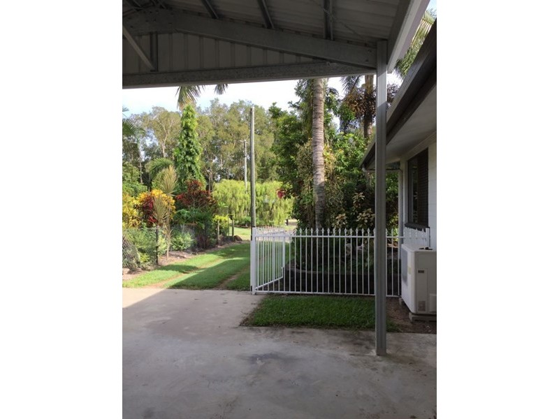 32 Melaleuca Drive, Tully Heads QLD 4854
