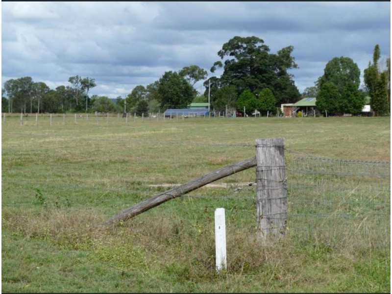 686 RIVER RD, Bungadoo QLD 4671
