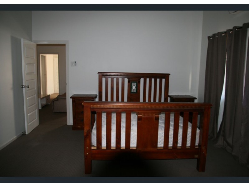 19 Pine Street, Miles QLD 4415