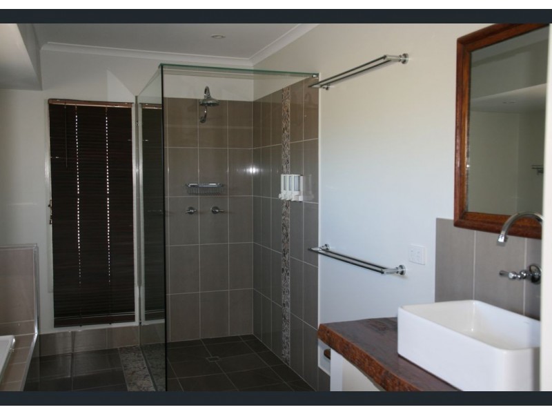 19 Pine Street, Miles QLD 4415