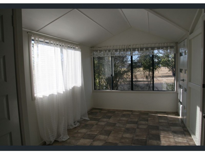 19 Pine Street, Miles QLD 4415