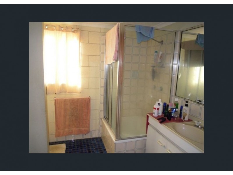 2/98 High Street, Berserker QLD 4701