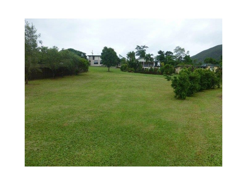21 Bamber Street, Tully QLD 4854