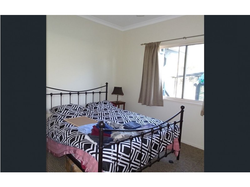 28 Powers Street, Buxton QLD 4660