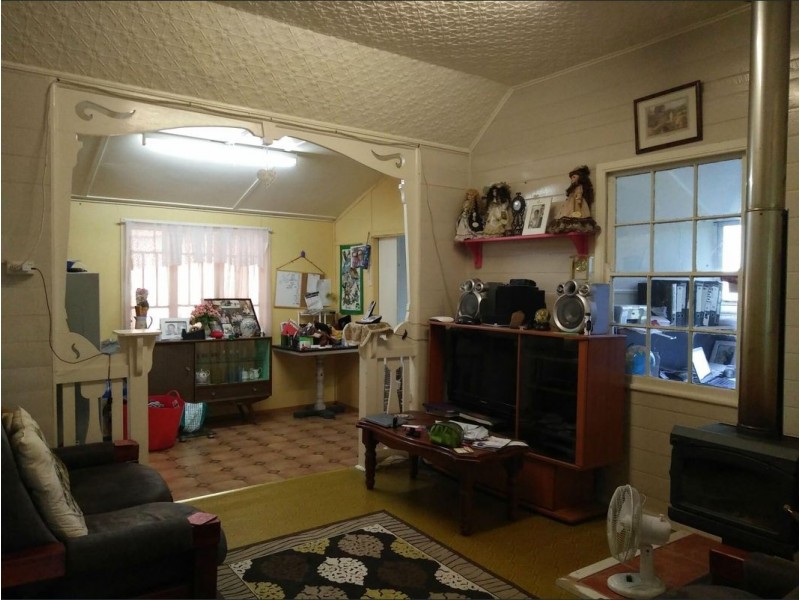 69 James Street, Mount Morgan QLD 4714