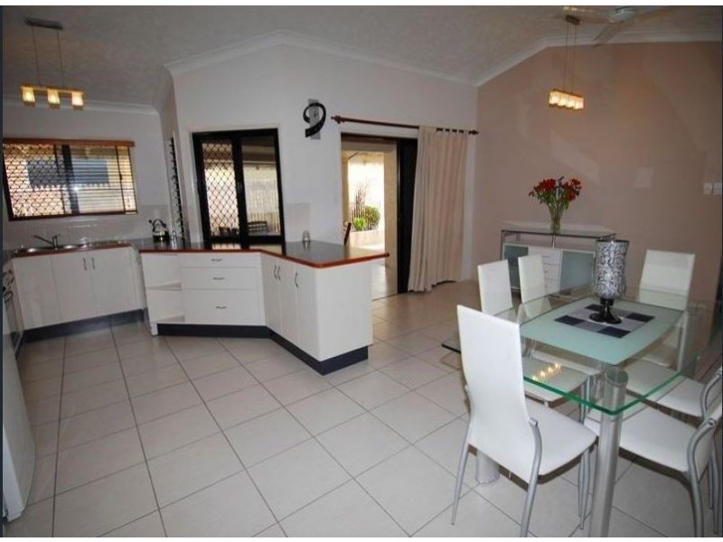 4 Perisher Court, Mount Louisa QLD 4814