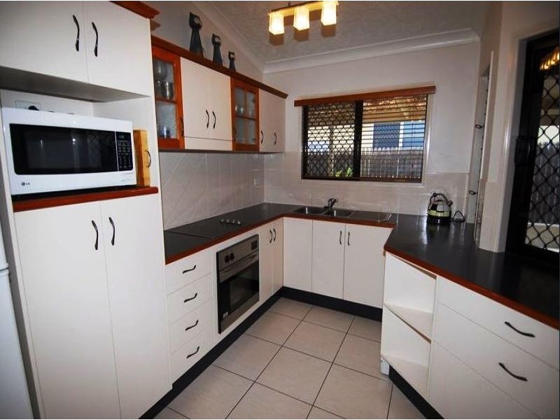 4 Perisher Court, Mount Louisa QLD 4814