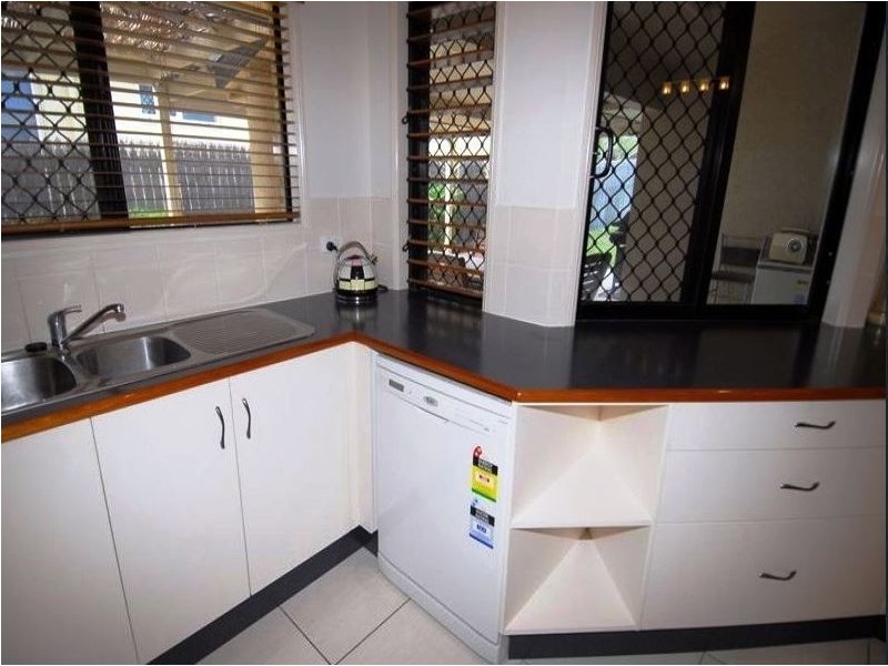 4 Perisher Court, Mount Louisa QLD 4814