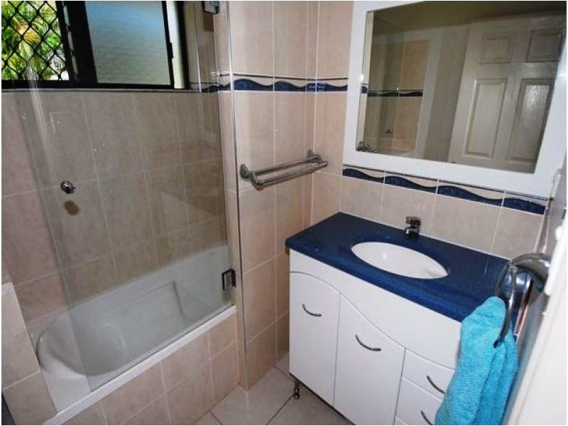 4 Perisher Court, Mount Louisa QLD 4814