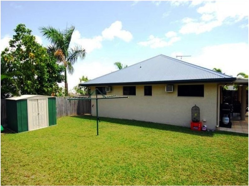 4 Perisher Court, Mount Louisa QLD 4814