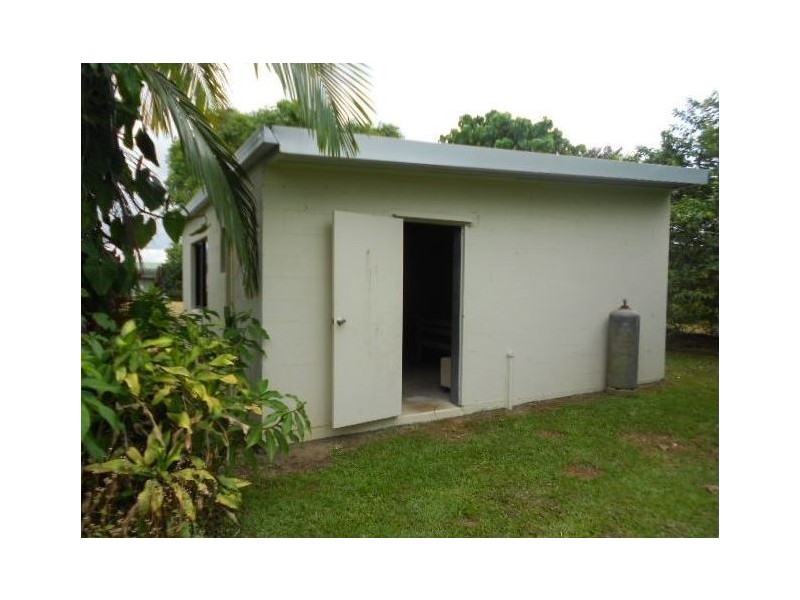 18 Ash Street, Goondi Bend QLD 4860