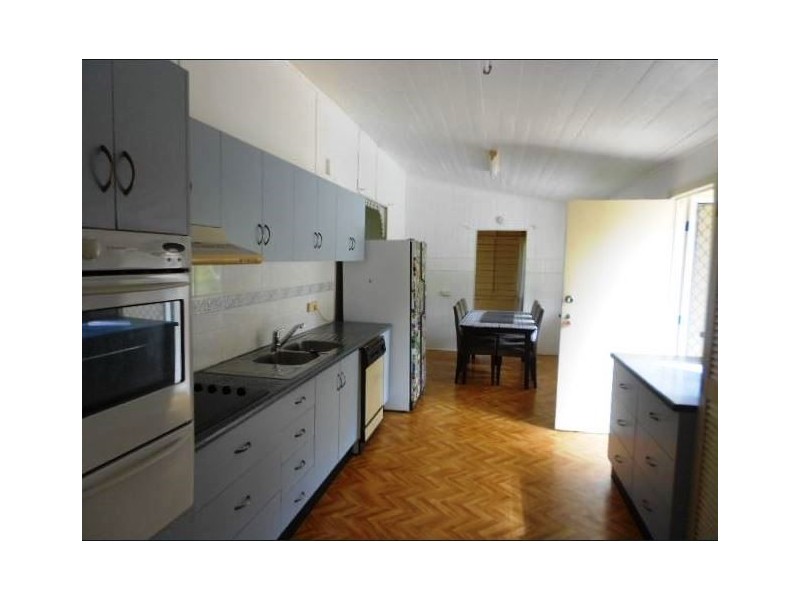 18 Ash Street, Goondi Bend QLD 4860