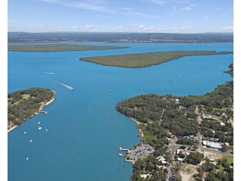 6-14 High Central Road, Macleay Island QLD 4184