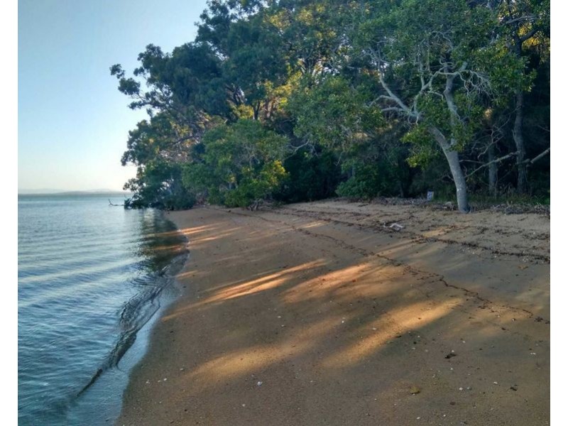 6-14 High Central Road, Macleay Island QLD 4184