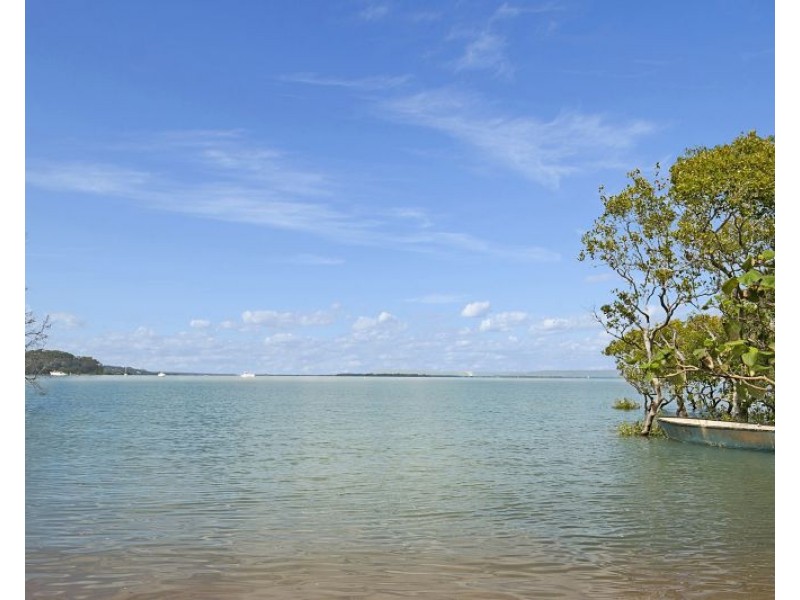 3 Cliff Terrace, Macleay Island QLD 4184