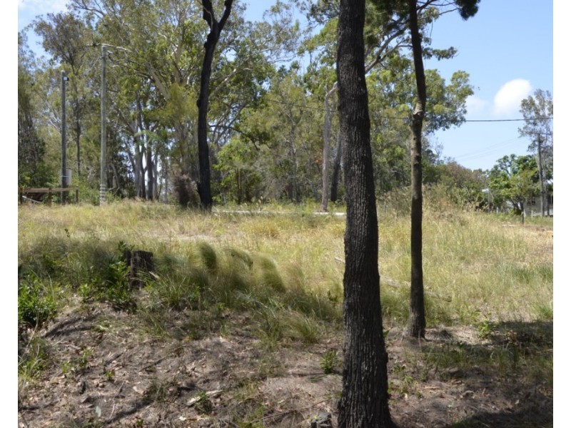 3 Cliff Terrace, Macleay Island QLD 4184