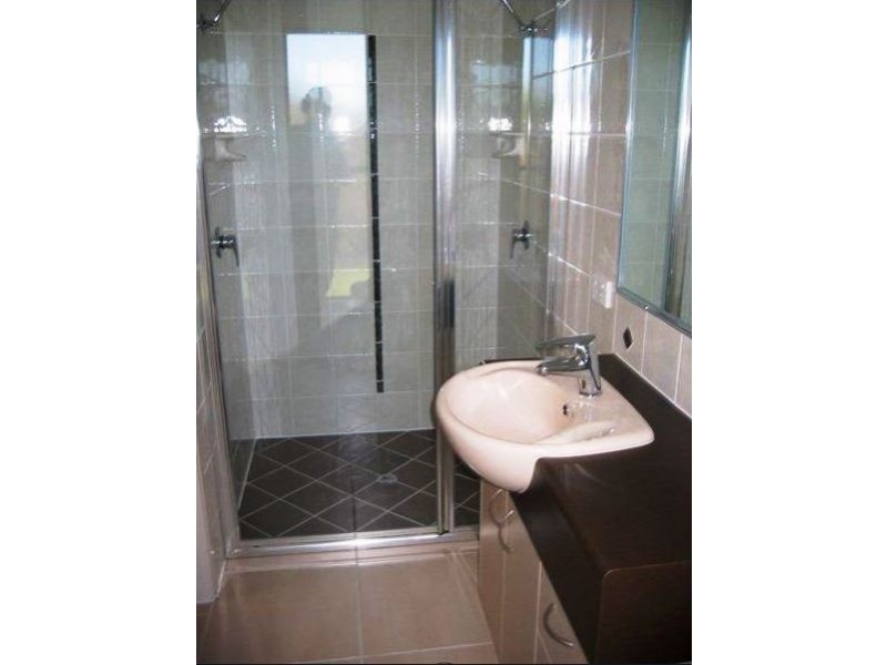 24 Eva Parade, Glenella QLD 4740