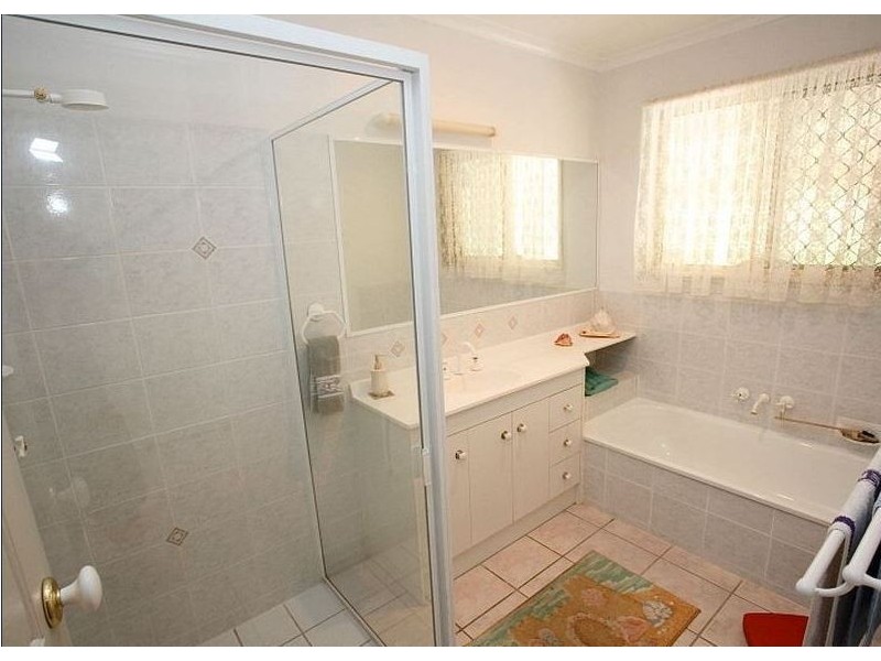 34 Newfarm Place, Takura QLD 4655