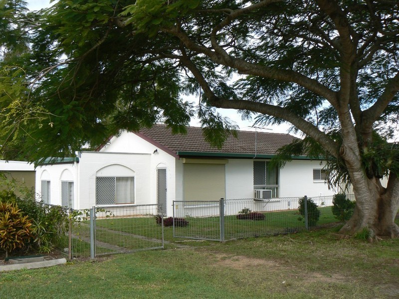 11 Trevor Street, Beachmere QLD 4510