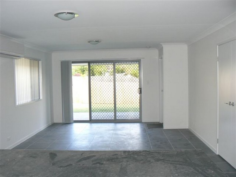 2/3 Mark Winter Court, Bellbird Park QLD 4300