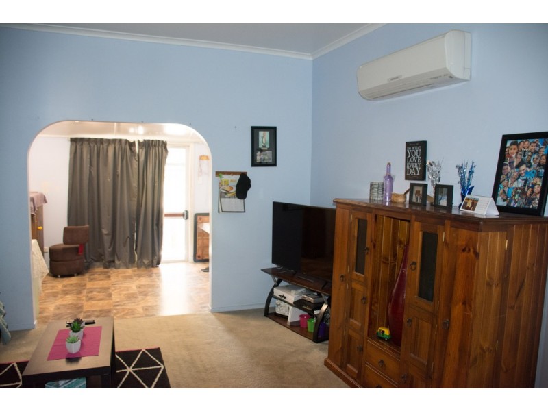 73 Day Street, Tara QLD 4421