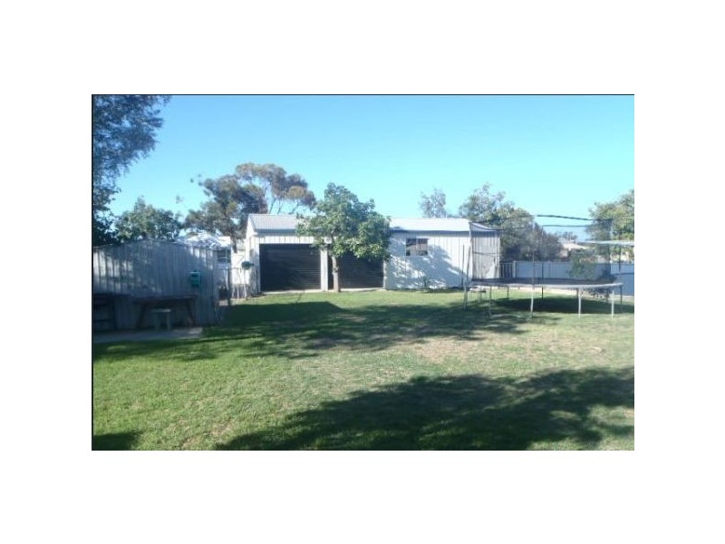 73 Day Street, Tara QLD 4421