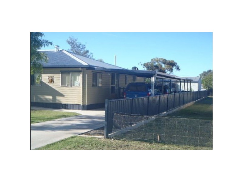 73 Day Street, Tara QLD 4421