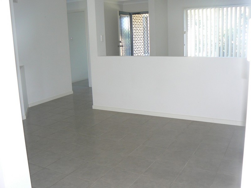 8 Lucy Street, Marsden QLD 4132