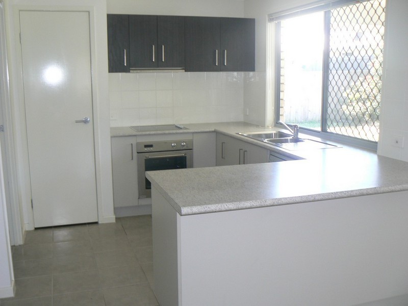 8 Lucy Street, Marsden QLD 4132