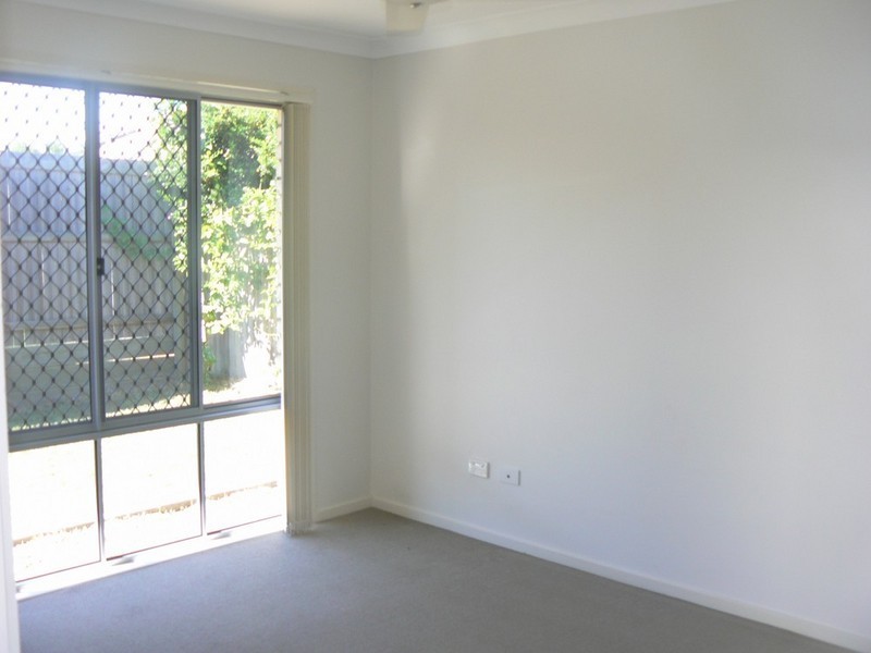 8 Lucy Street, Marsden QLD 4132