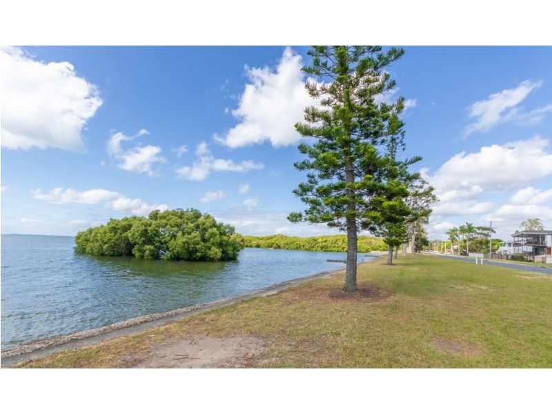 61 Esplanade, Godwin Beach QLD 4511