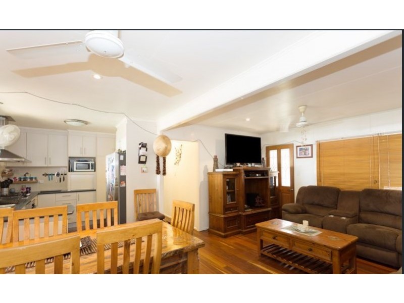 4 Hill End Road, Glenella QLD 4740