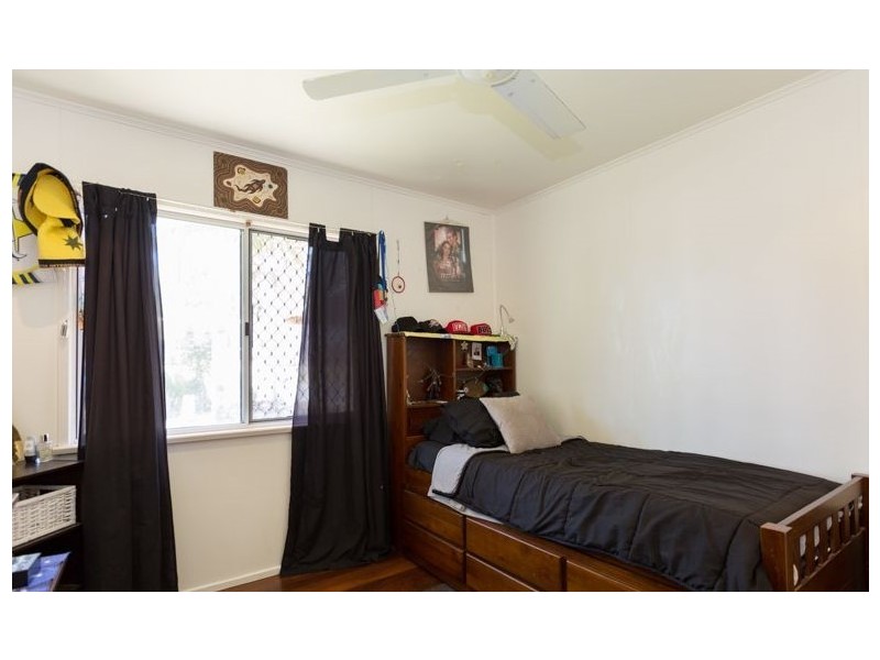 4 Hill End Road, Glenella QLD 4740