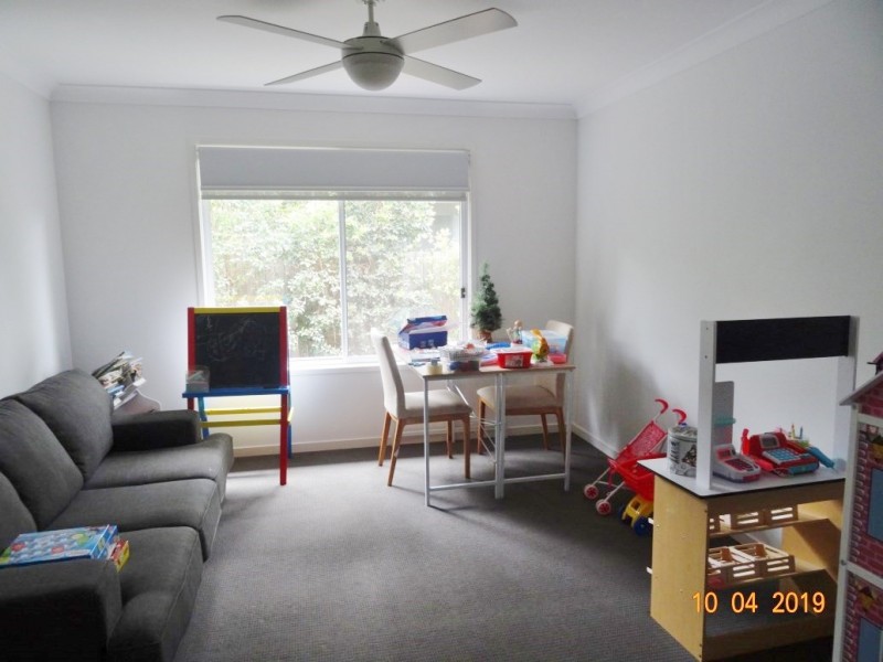 5 Woodgate Street, Oxley QLD 4075